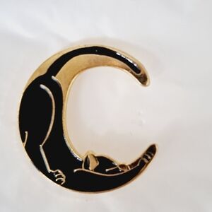Crescent Moon Cat Stretching Enamel Gold Tone Lapel Hat Pin Back NWOT